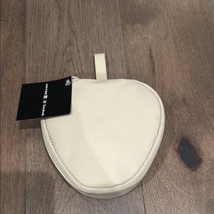 NWT 2025 United Airlines business class Therabody Amenity Kit